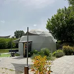 Domeglamping At Fishinglake Vakantiehuis