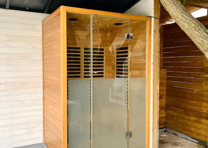 Domeglamping At Fishinglake بيت للعطل Ságvár