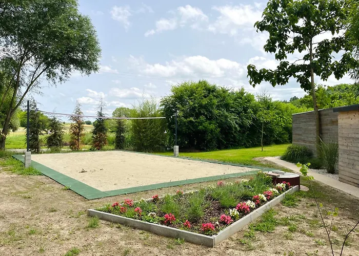 بيت للعطل Domeglamping At Fishinglake Ságvár